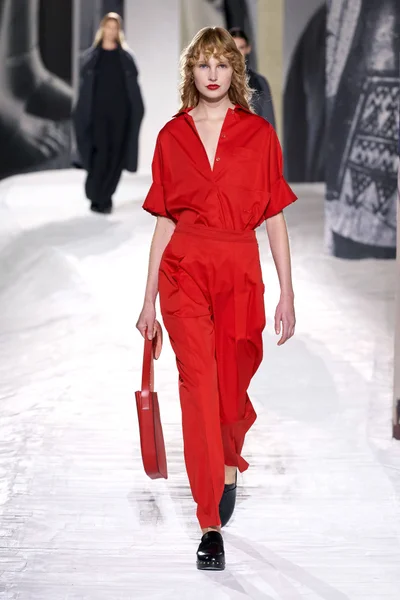 Look 19
